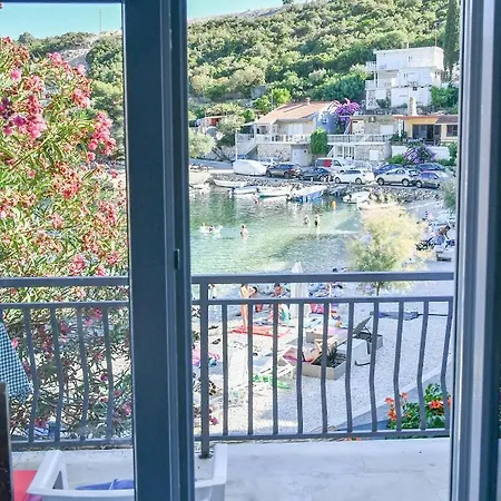 Apartmani Dora Duboka Exteriér fotografie