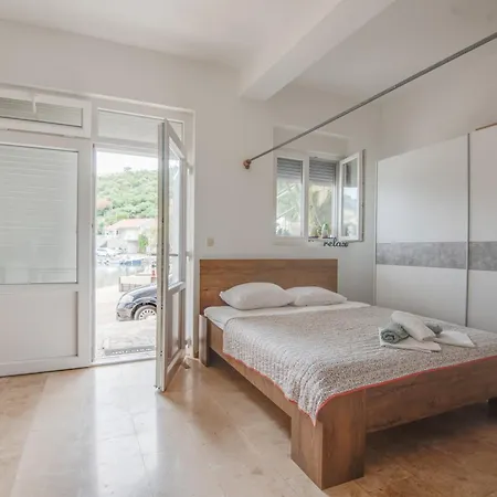 Apartmani Dora Duboka Exteriér fotografie