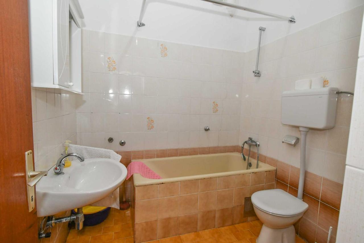 Dora Apartment