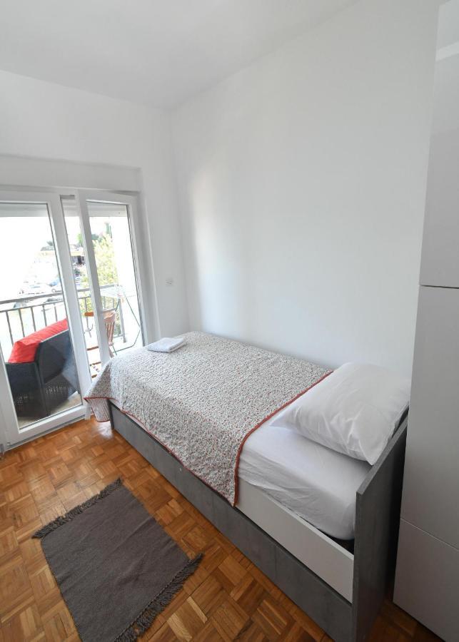 Dora Apartment