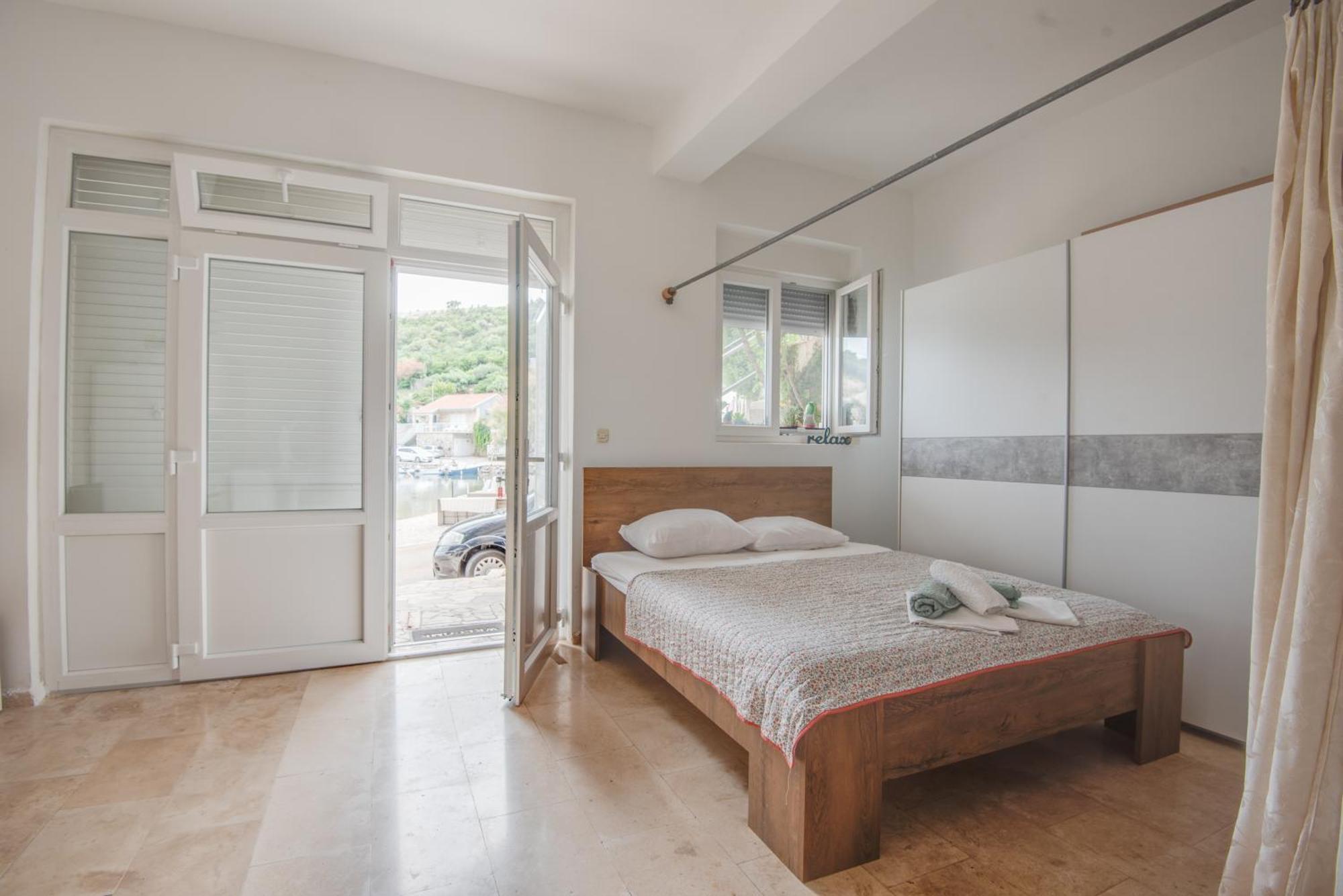 Dora Apartment Duboka